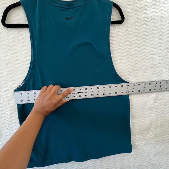Nike Muscle Tank Womens Small Teal Center Swoosh Top Athleisure The Nike Tee - Picture 10 of 11